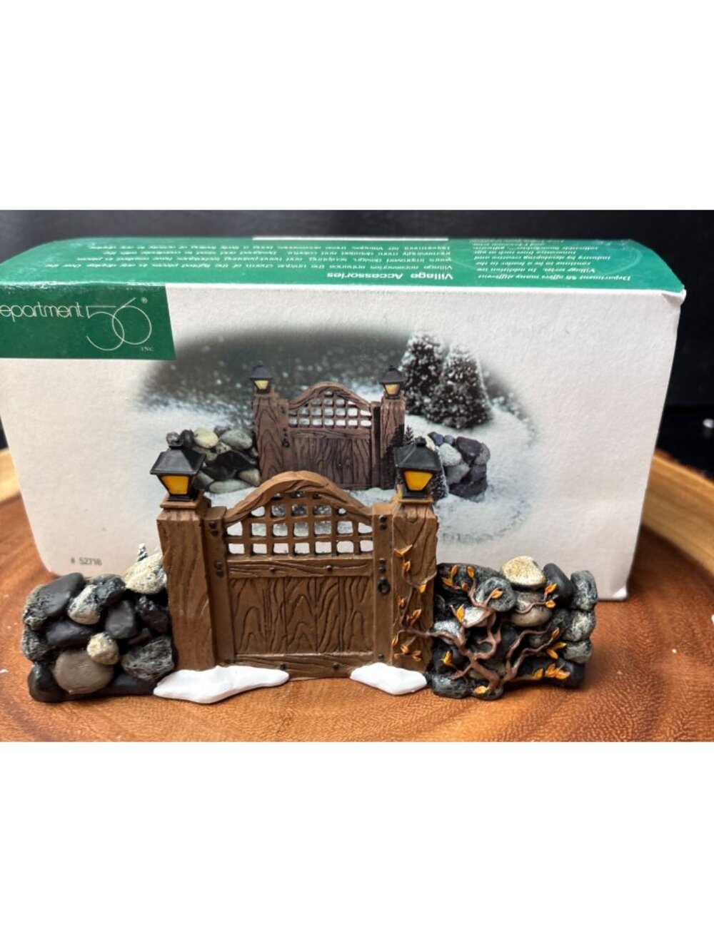Department 56 Fieldstone Entry Gate Village Accessory Rustic Lights & Snow